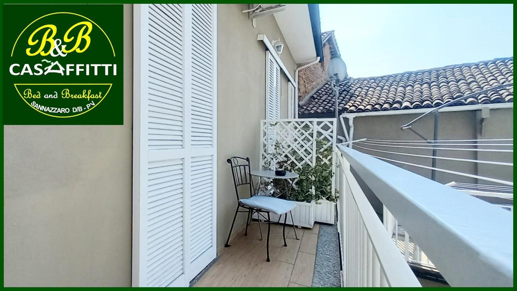 B&B Casaffitti Sannazzaro de' Burgondi Exteriör bild